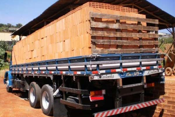 Preço de caminhão fechado de tijolos 20×30 RJ